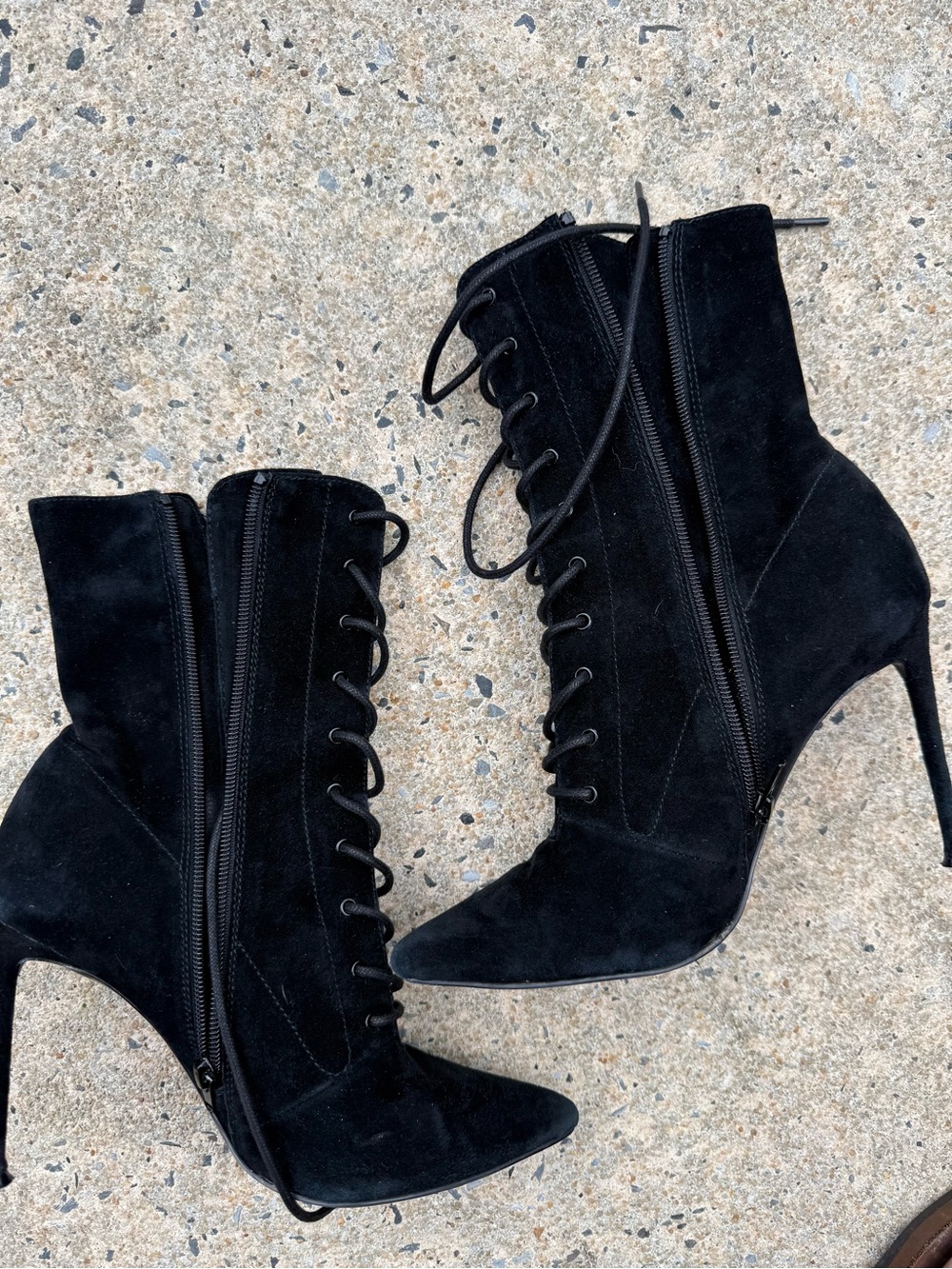 Vintage Steve Madden 
Black Lace-Up Suede Ankle Boots - Women's Fashion Heel